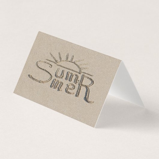 Panneau d'été sculpté sur le sable de la plage (Front)