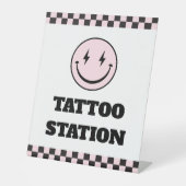 Panneau d'une joyeuse station de tatouage rose Bab (Recto)