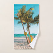Panneaux de surf sur la plage lancer oreiller (Serviette à main)