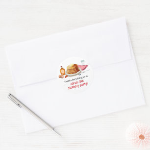Pannenkoeken en pyjama ontbijtfeest ronde sticker
