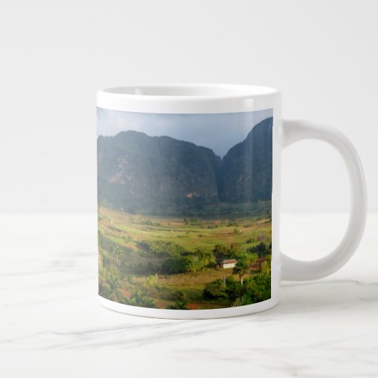 Panorama-vallei, Cuba Jumbo Beker (Rechts)