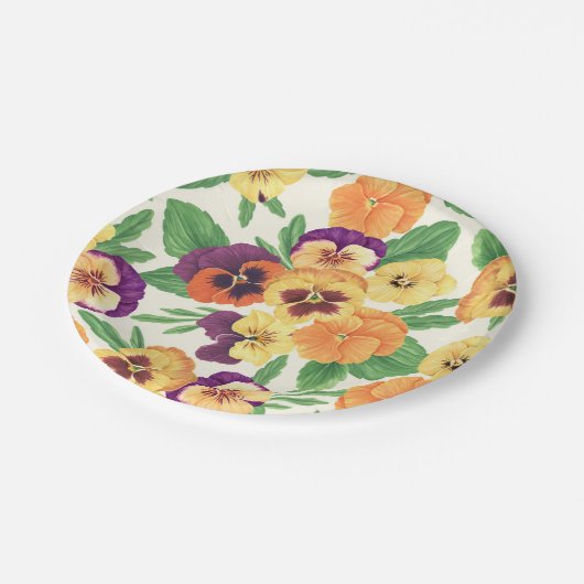 Pansies op off white papieren bordje (Gekanteld)