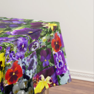Pansy-fotocollage: Kaleidoscoop van bloemenschoonh Tafelkleed