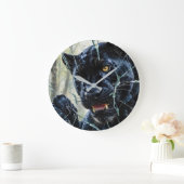 Panther breekt door grote klok (Huis)