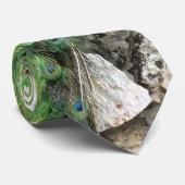 Paon dans une cravate de photo de jardin (Roulé)