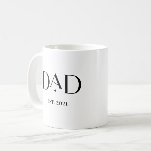 Pap Est. Datum met kindernamen | Moderne tekst Koffiemok (Voorkant links)