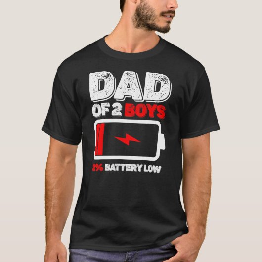 Pap van 2 jongens met lage batterij voor vaderdag t-shirt (Voorkant)