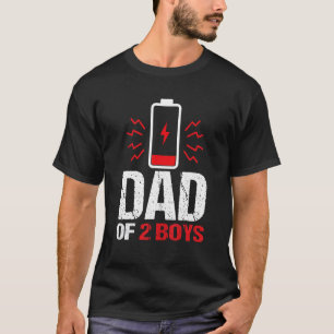 Pap van 2 jongens met lage batterijduur met twee z t-shirt