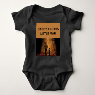 PAPA EN ZIJN KLEINE MAN ROMPER