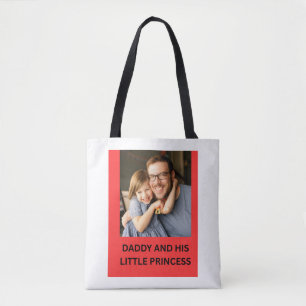 PAPA EN ZIJN KLEINE PRINSES DRAAGTAS