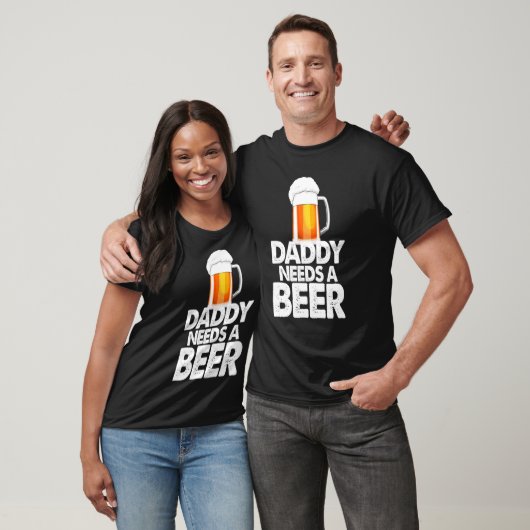 Papa heeft een bierbier nodig dat liefde Drink T-shirt (Unisex)