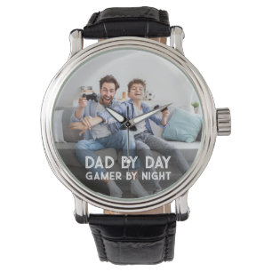Papa-op-dag gamer bij nacht Vaderdag van zoon en v Horloge