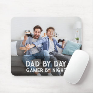 Papa-op-dag gamer bij nacht Vaderdag van zoon en v Muismat