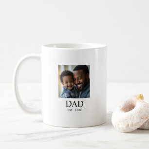 Papa Richtte Eenvoudige Zwarte Foto Op Koffiemok