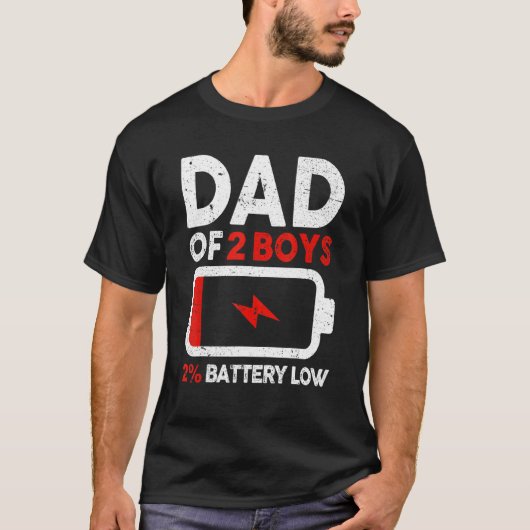 Papa van 2 jongens lage batterij t-shirt (Voorkant)