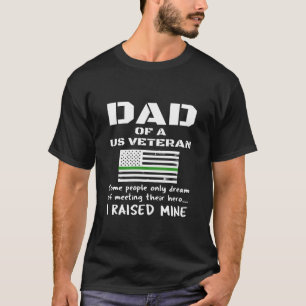 Papa van een Amerikaanse veteraan-leger met een gr T-shirt