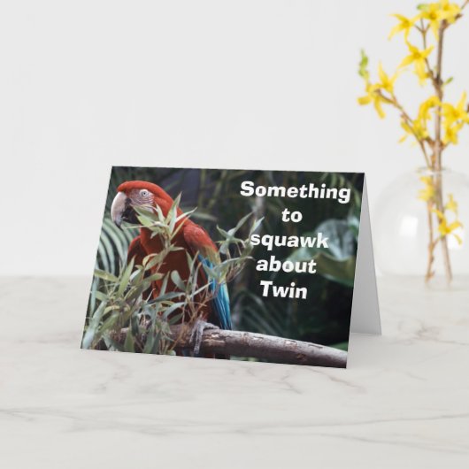 PAPEGAAI ZEGT: "IETS OM OVER TE KRIJSEN TWEELING" KAART (Gele Bloem)