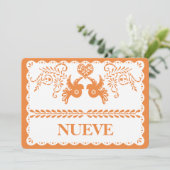 Papel Picado Nueve Neuf Numéro de table Orange Fie (Debout devant)