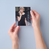 PAPER minimalist Afstuderen aankondiging Flyer (Hand)