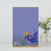 Papeterie affamée de requin bleu et de poissons (Debout devant)