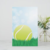 Papeterie balle de tennis sur l'herbe (Debout devant)