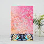 PAPETERIE BEAUTÉ ÉLÉGANTE/FEMME AVEC BOW BLEU, FLEURS EN ROS (Debout devant)