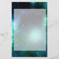 Belle Nebula verte remplie d'étoiles