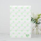 Papeterie Blanc avec papier à lettres florales vert Monogram (Debout devant)