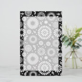 Papeterie Boho fleurs Motif floral vectoriel noir et blanc (Debout devant)