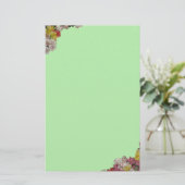 Papeterie Bouquet floral sur papier à lettres vert clair (Debout devant)