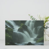 Papeterie Cascade calmante (Debout devant)