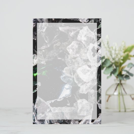 Papeterie Cristaux blancs dans l'espace extérieur noir (Debout devant)