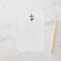 Croix en bois élégante aux fleurs roses