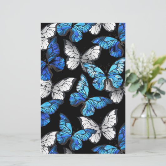 Papeterie Dark Seamless Pattern with Blue Butterflies Morpho (Debout devant)