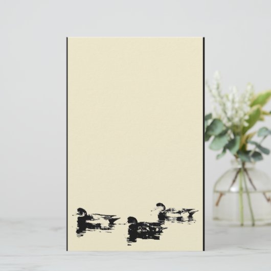 Papeterie de canards (Debout devant)