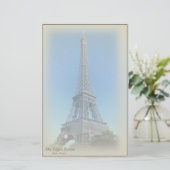 Papeterie de la Tour Eiffel (Debout devant)