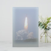 Papeterie de lancement de la navette spatiale (Debout devant)
