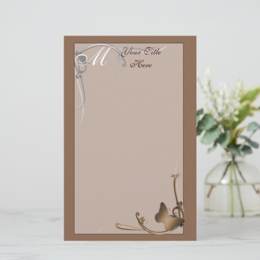 Papeterie de papillon de monogramme (Debout devant)