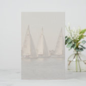 Papeterie de voiliers (Debout devant)