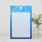 Papeterie Dent blanche sur Arrière - plan bleu (Debout devant)