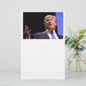 Papeterie Donald Trump (Debout devant)