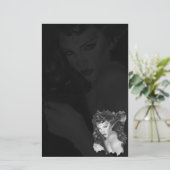 Papeterie enchantée (Debout devant)