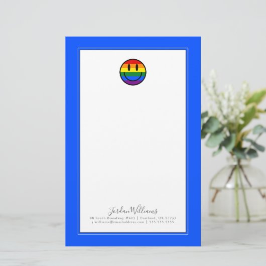 Papeterie Face souriante arc-en-ciel (Debout devant)