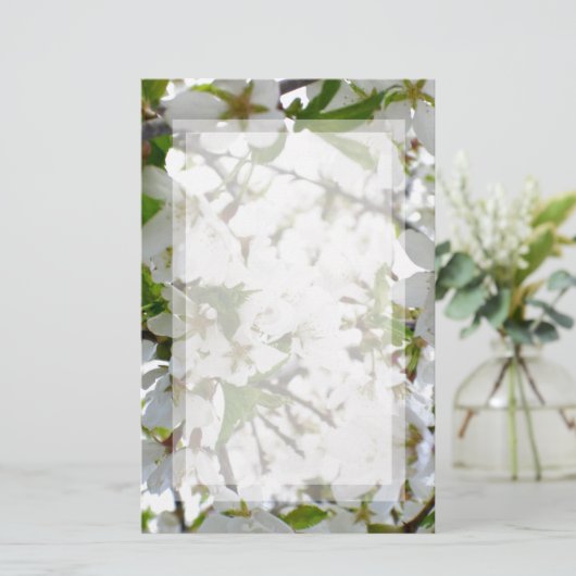 Papeterie Fleur blanche (Debout devant)