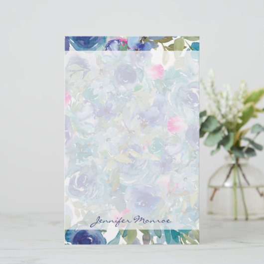 Papeterie Fleur rose et bleue personnalisée (Debout devant)