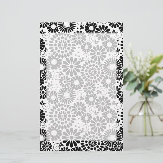 Papeterie Fleurs noires et blanches rétro (Debout devant)