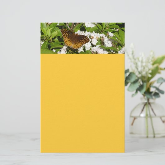 Papeterie Grand Fritillaire en éperon sur le Laurel de monta (Debout devant)