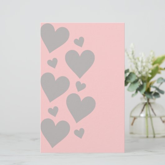 Papeterie Gray hearts on a rose background (Debout devant)