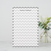 Papeterie Gris foncé motif chevron zig-zag blanc (Debout devant)