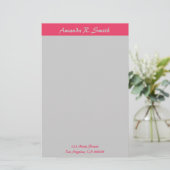 Papeterie gris rose simple (Debout devant)